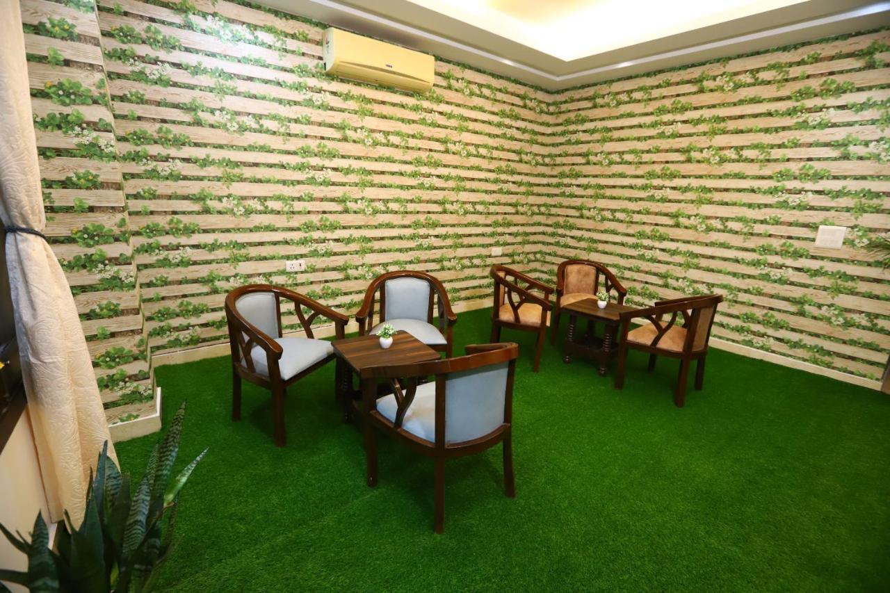 Hotel Nature View Green Park Metro Couple Friendly Yeni Delhi Dış mekan fotoğraf