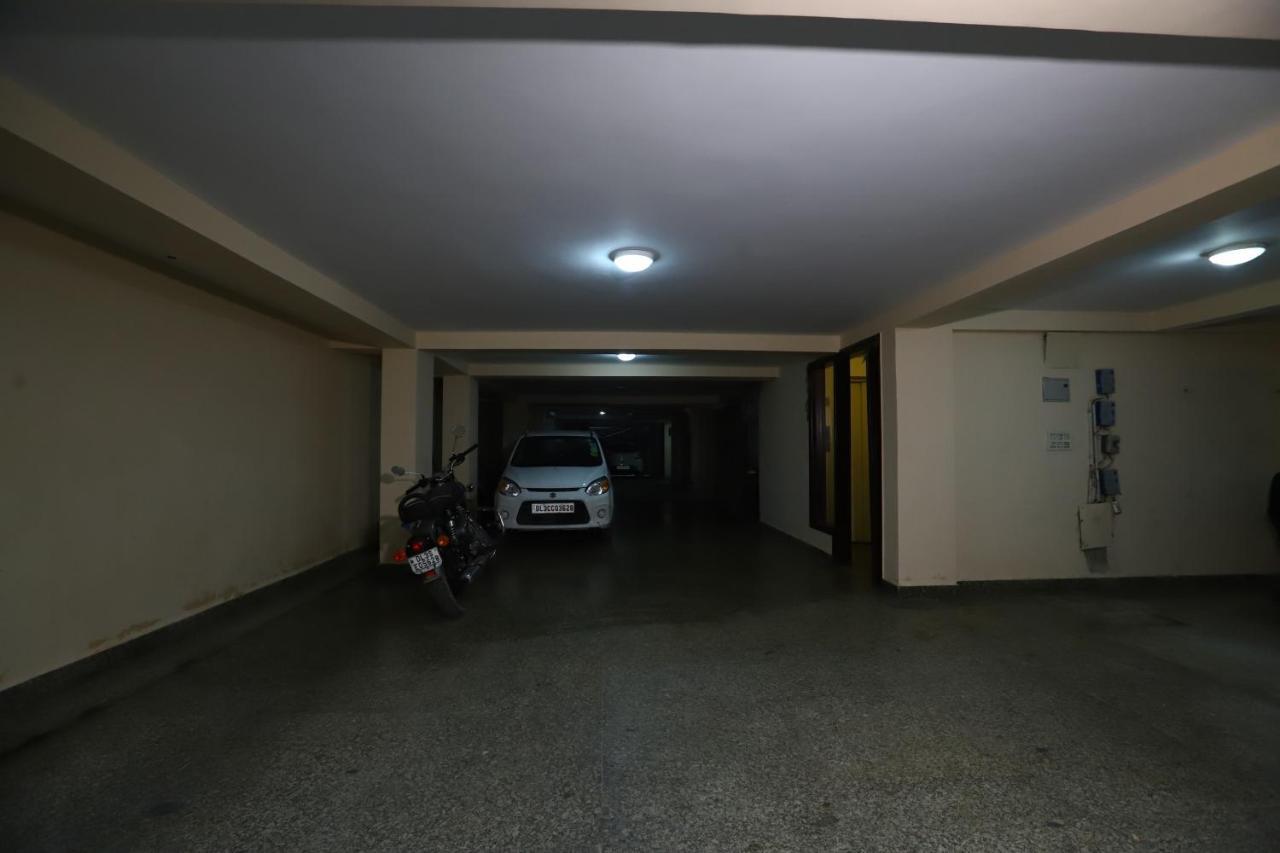 Hotel Nature View Green Park Metro Couple Friendly Yeni Delhi Dış mekan fotoğraf